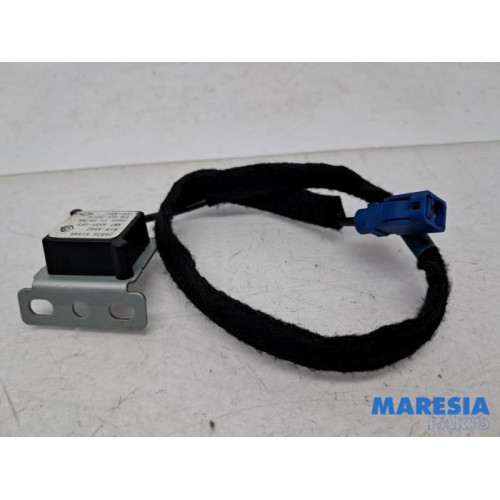 Renault - Trafic - GPS Antenne
