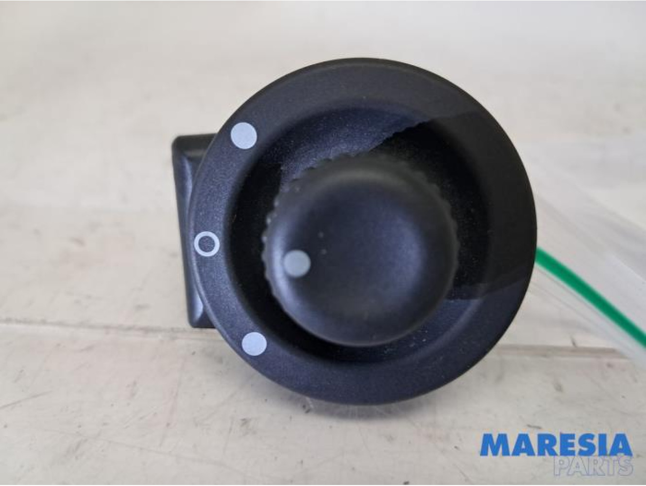 Renault - Trafic - Mirror switch