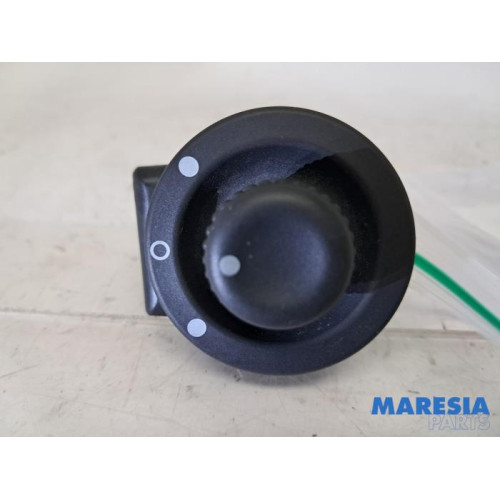 Renault - Trafic - Mirror switch