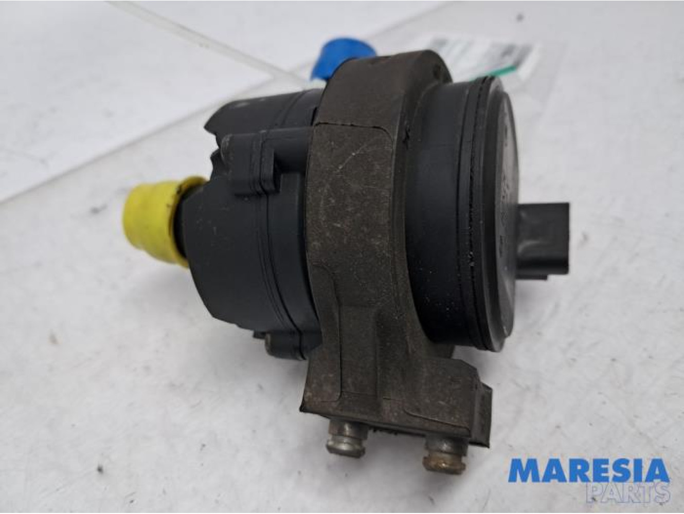 Opel - Vivaro - Additional water pump
