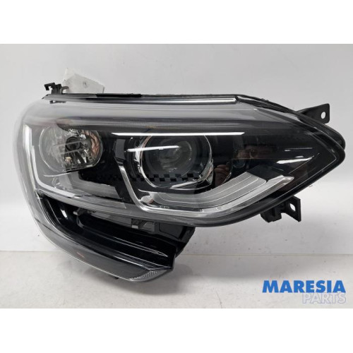 Renault - Megane - Koplamp rechts