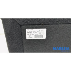Renault - Megane - Floor panel load area