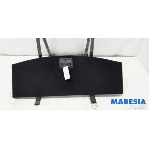 Renault - Megane - Floor panel load area