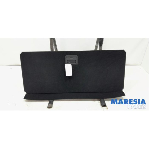 Renault - Megane - Floor panel load area