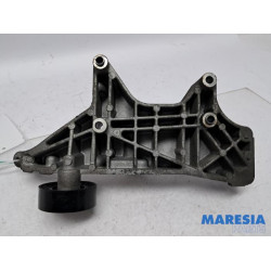 Fiat - Panda - Alternator lower bracket