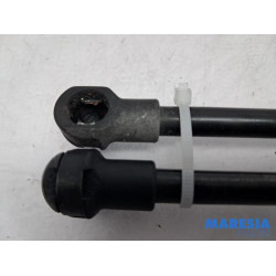 Alfa Romeo - Giulietta - Set of bonnet gas struts