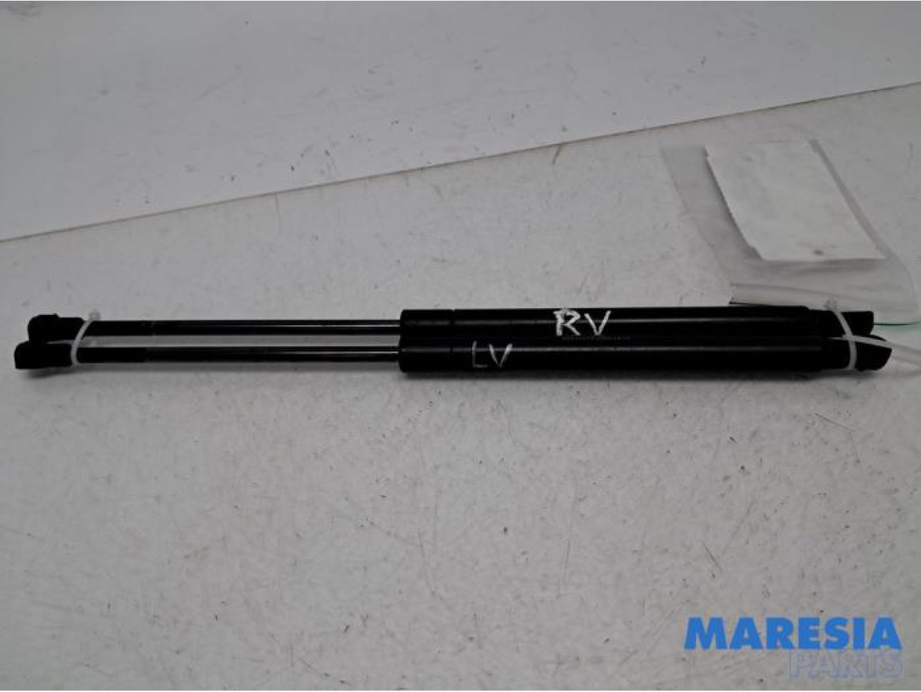 Alfa Romeo - Giulietta - Set of bonnet gas struts