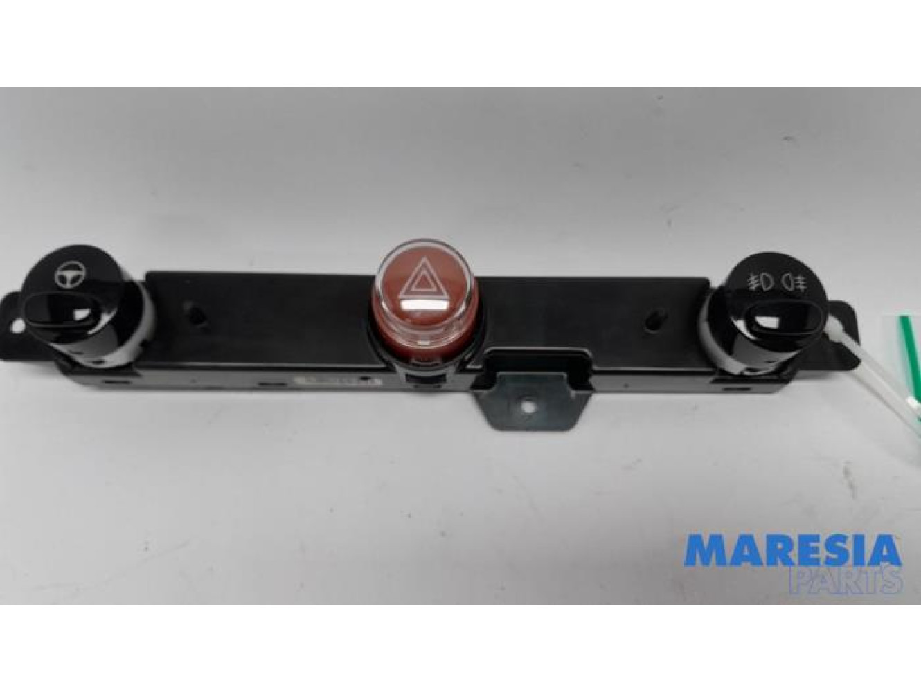 Fiat - 500 - Panic lighting switch