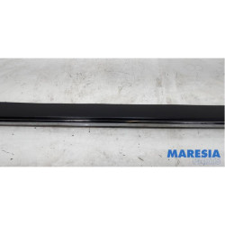 Peugeot - 3008 - Marche-pied (list de couverture) droite