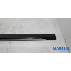 Peugeot - 3008 - Marche-pied (list de couverture) droite