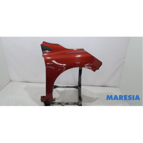 Renault - Clio - Front wing, right