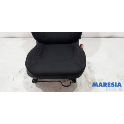 Renault - Clio - Seat, right