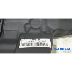 Renault - Megane - Tank