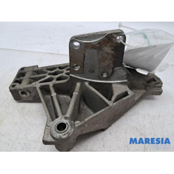 Alfa Romeo - Mito - Alternator upper bracket
