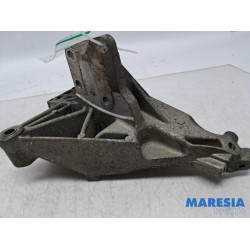Alfa Romeo - Mito - Alternator upper bracket
