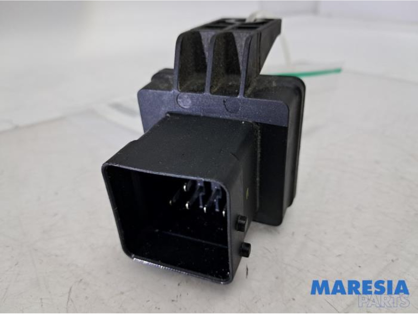 Opel - Movano - Glow plug relay