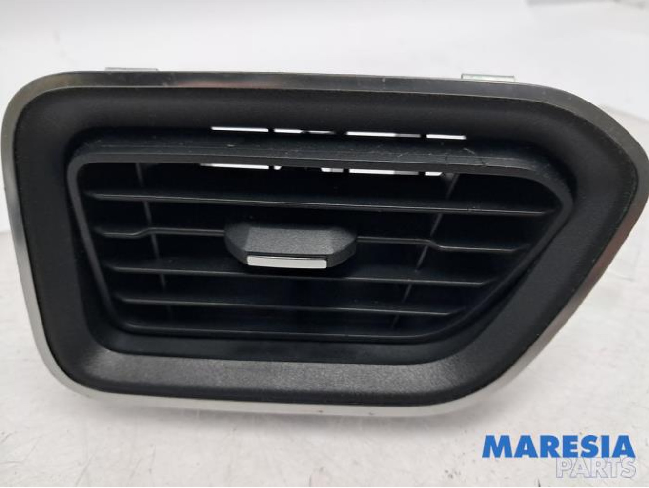 Opel - Movano - Luchtrooster Dashboard