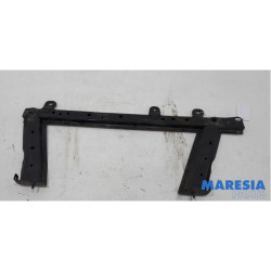 Renault - Clio - Radiator bar