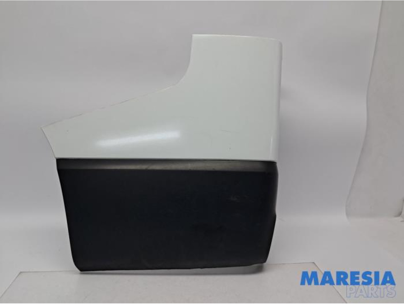 Renault - Trafic - Rear bumper component, left