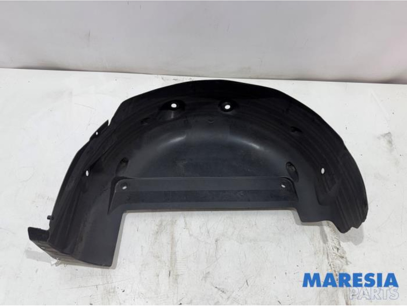Renault - Trafic - Wheel arch liner