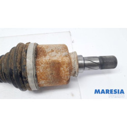 Renault - Trafic - Front drive shaft, left
