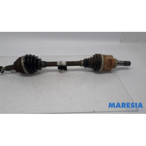 Renault - Trafic - Front drive shaft, left