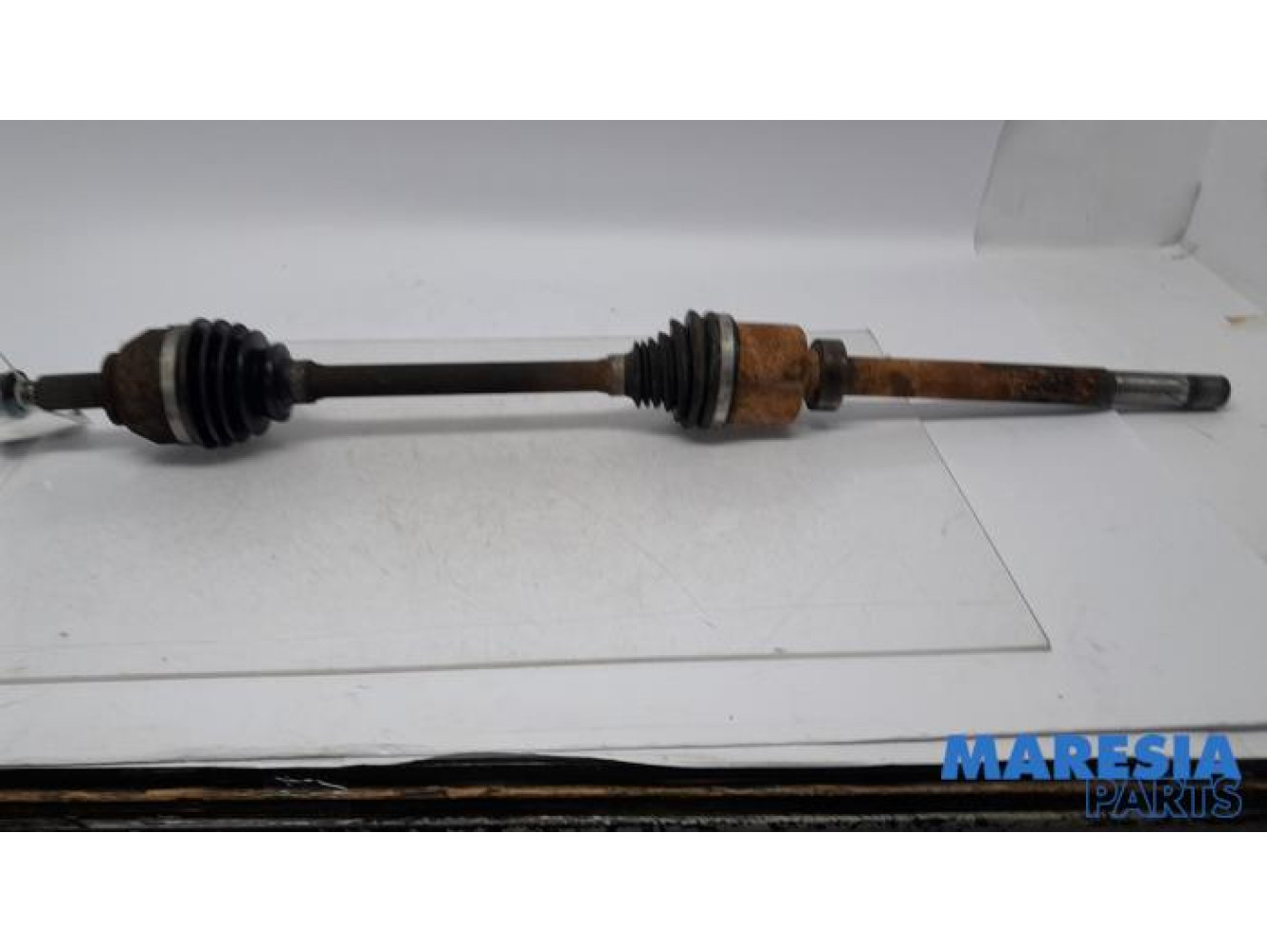 Renault - Trafic - Front drive shaft, right