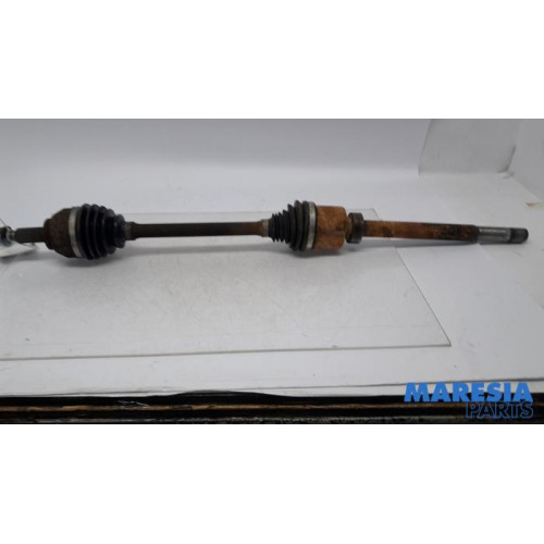 Renault - Trafic - Front drive shaft, right