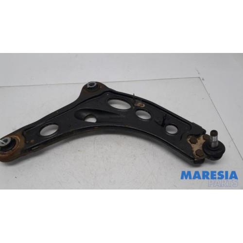 Renault - Trafic - Front lower wishbone, right