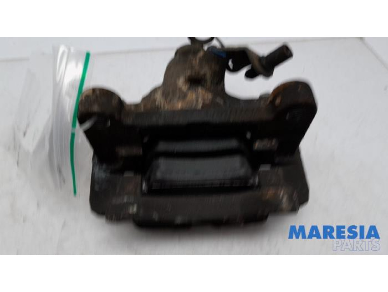 Renault - Trafic - Rear brake calliper, right