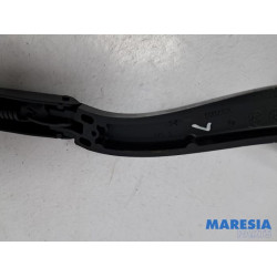 Renault - Trafic - Front wiper arm