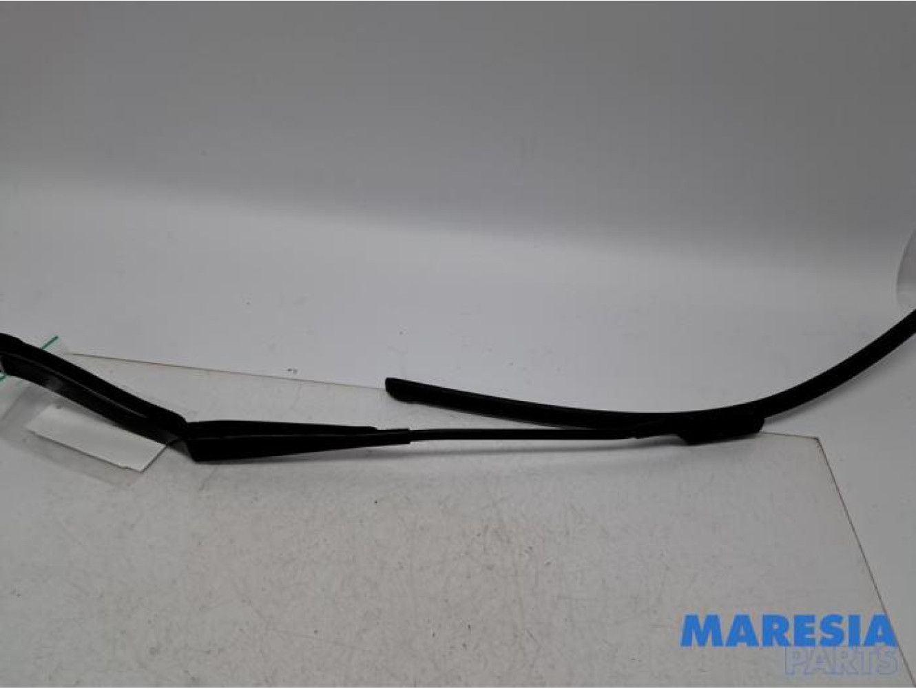 Renault - Trafic - Front wiper arm