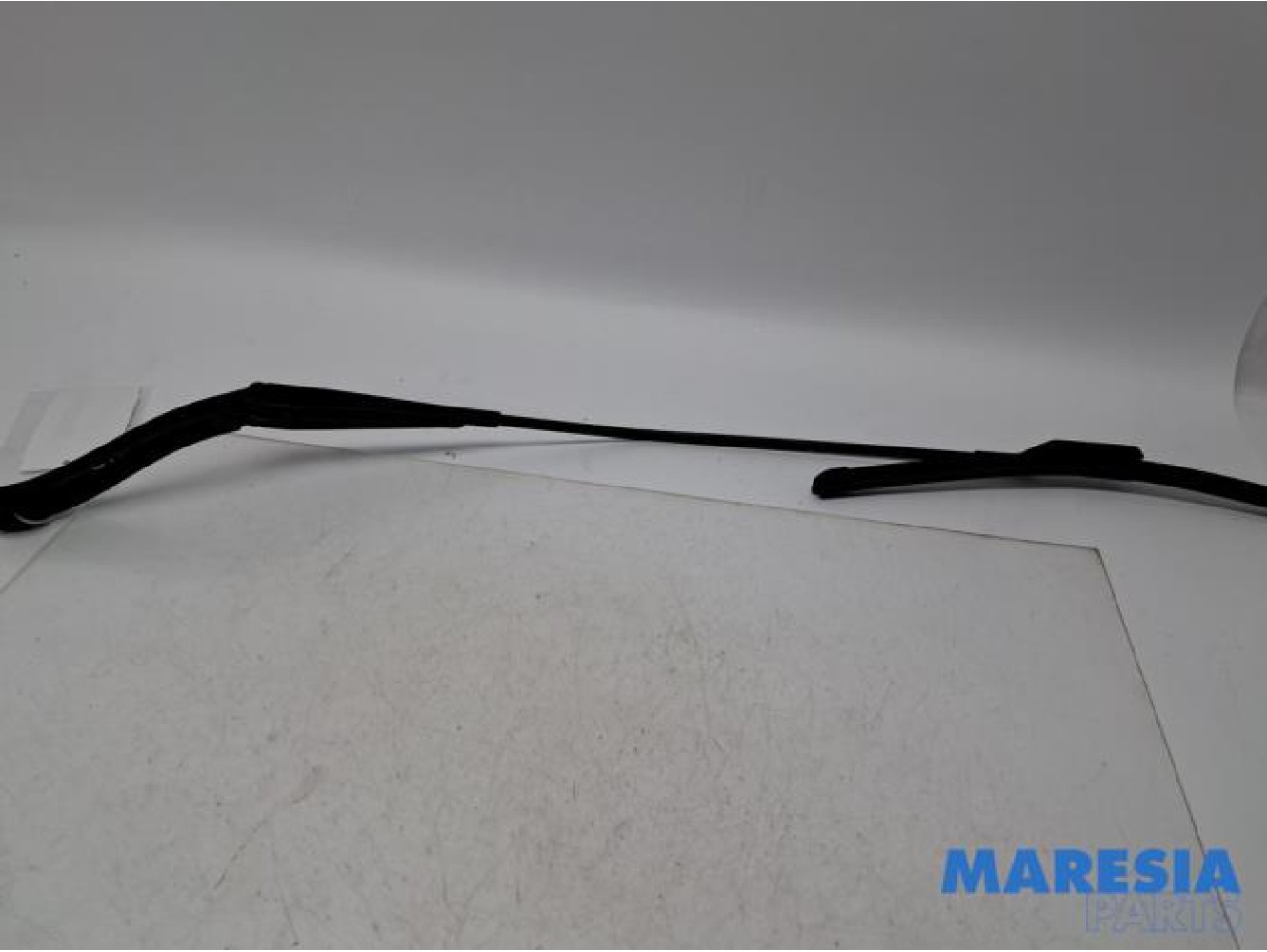 Renault - Trafic - Front wiper arm
