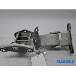Renault - Trafic - Rear door hinge, right