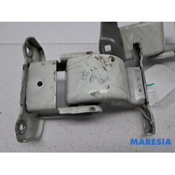Renault - Trafic - Rear door hinge, right