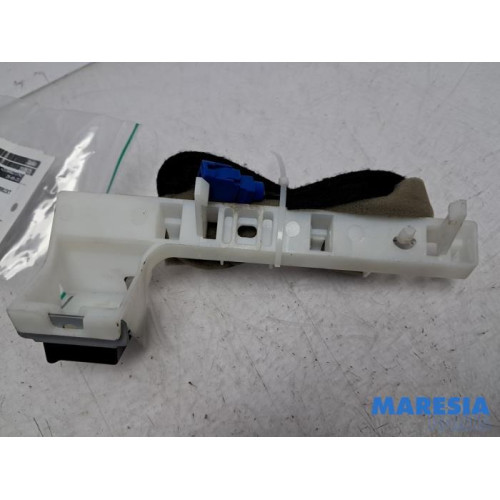 Opel - Movano - GPS Antenne