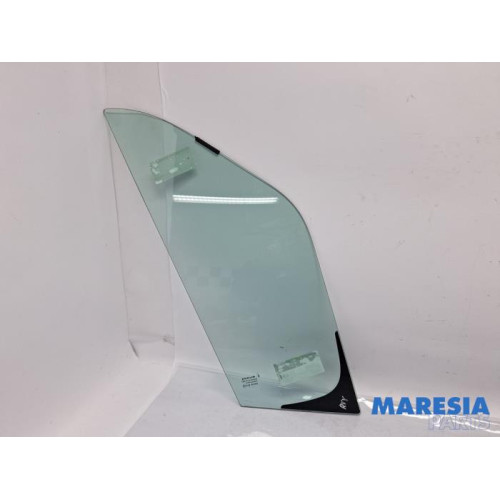 Opel - Movano - Vitre triangulaire avant droite