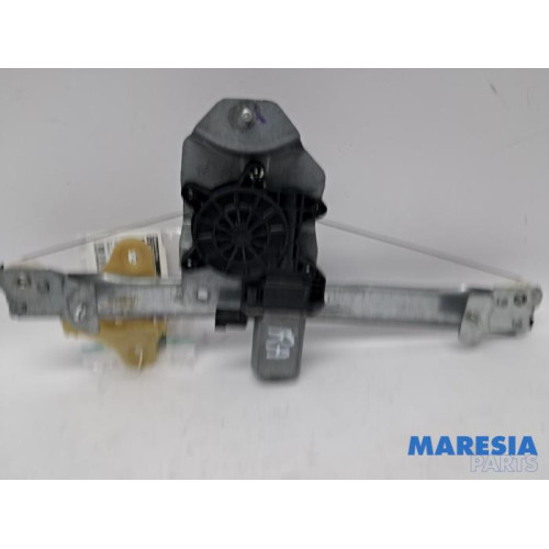Renault - Clio - Rear door window mechanism 4-door, right