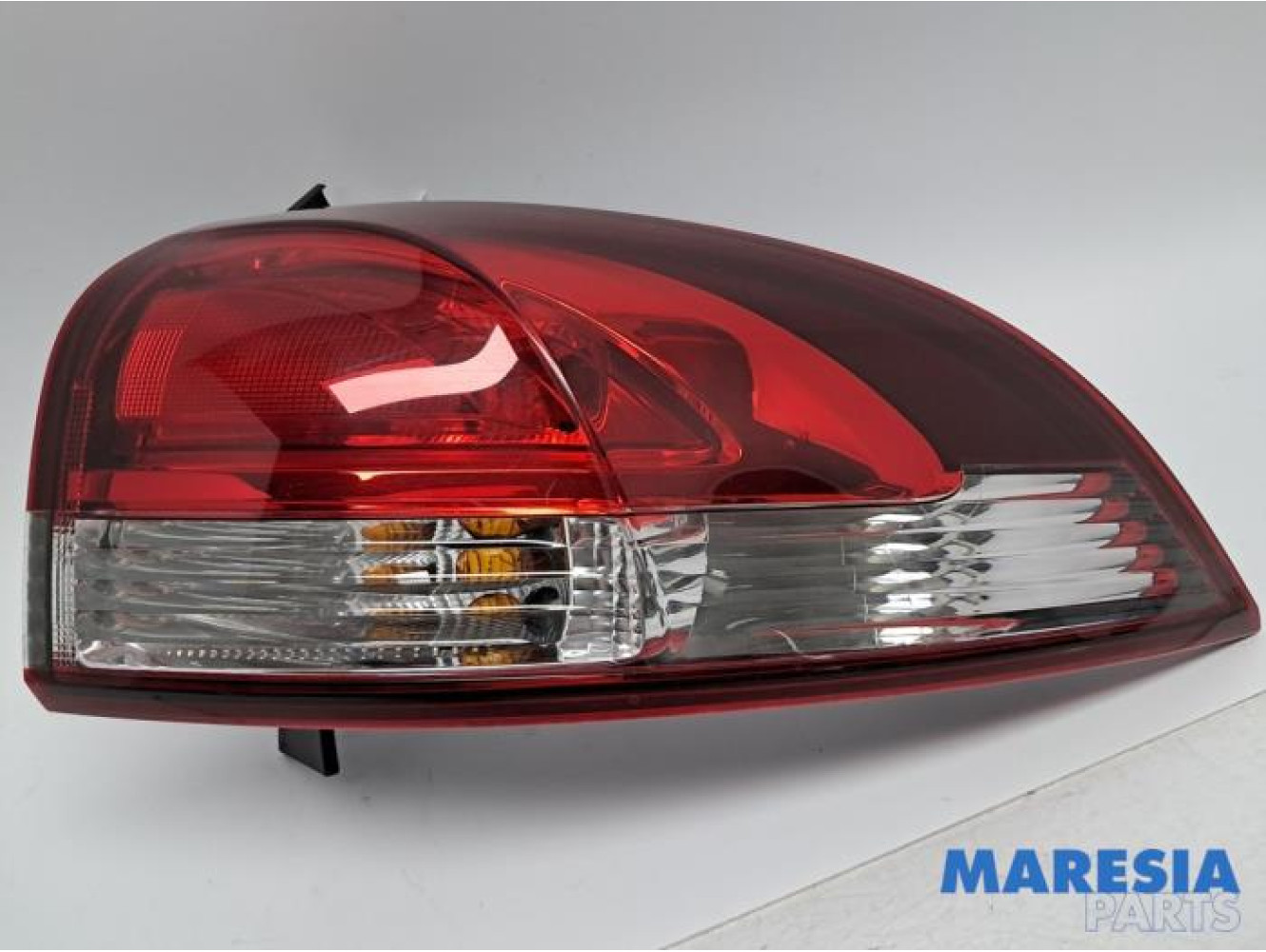 Renault - Clio - Taillight, right