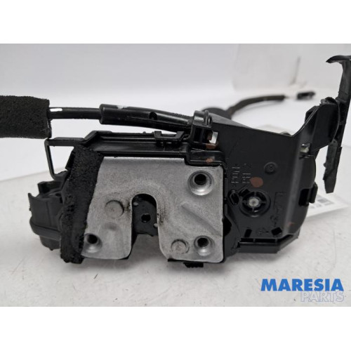 Renault - Clio - Front door lock mechanism 4-door, right