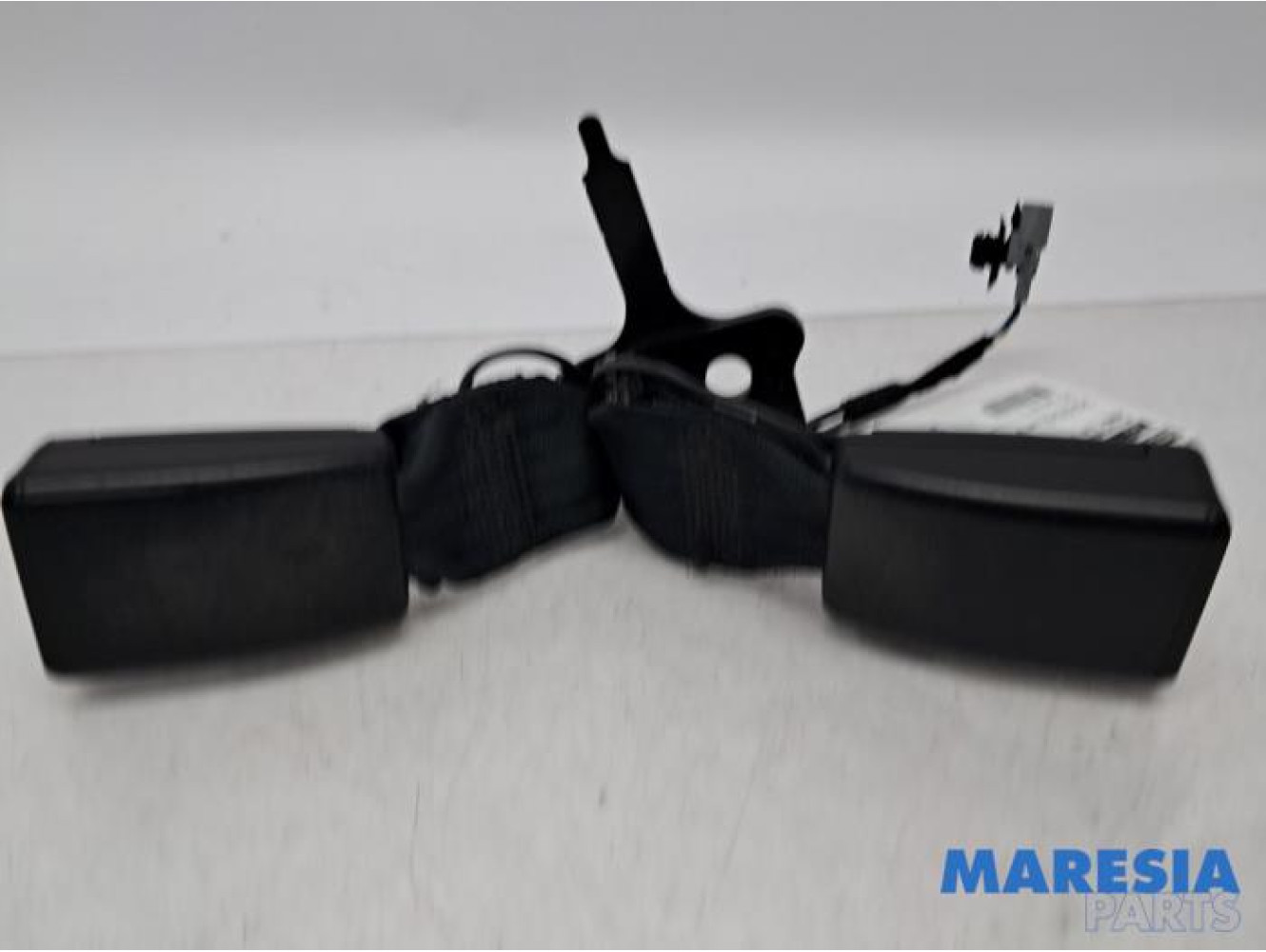 Renault - Clio - Rear seatbelt buckle, right