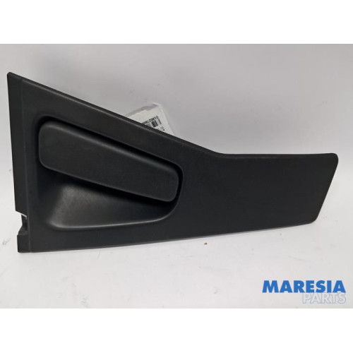 Renault - Clio - Rear door handle 4-door, left