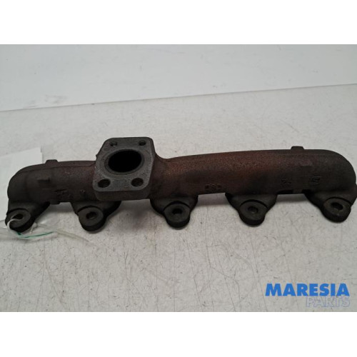Peugeot - 5008 - Exhaust manifold