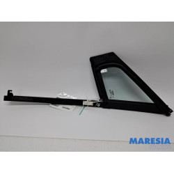 Renault - Clio - Quarter light, front right