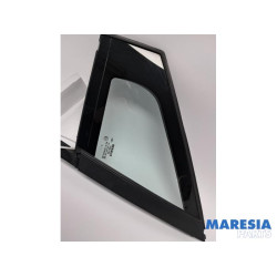 Renault - Clio - Quarter light, front left