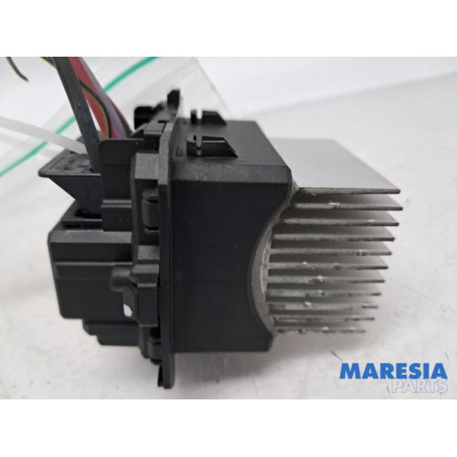 Renault - Clio - Heater resistor