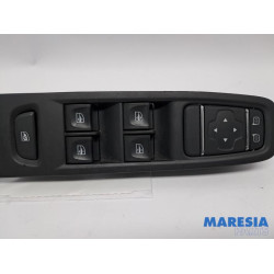 Renault - Clio - Multi-functional window switch
