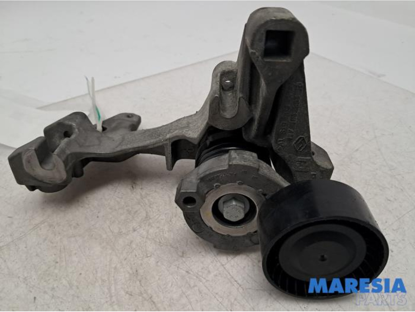 Renault - Clio - Alternator upper bracket