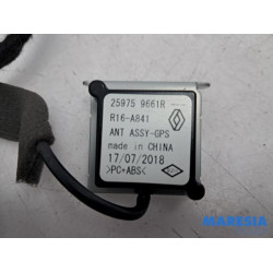 Renault - Clio - GPS Antenne