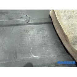 Renault - Clio - Engine protection panel